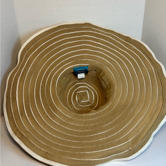 J Callahan Headwear OSFM Wide Brim Sun Beach Hat Tan Cream Stripe Beaded - Picture 6 of 9